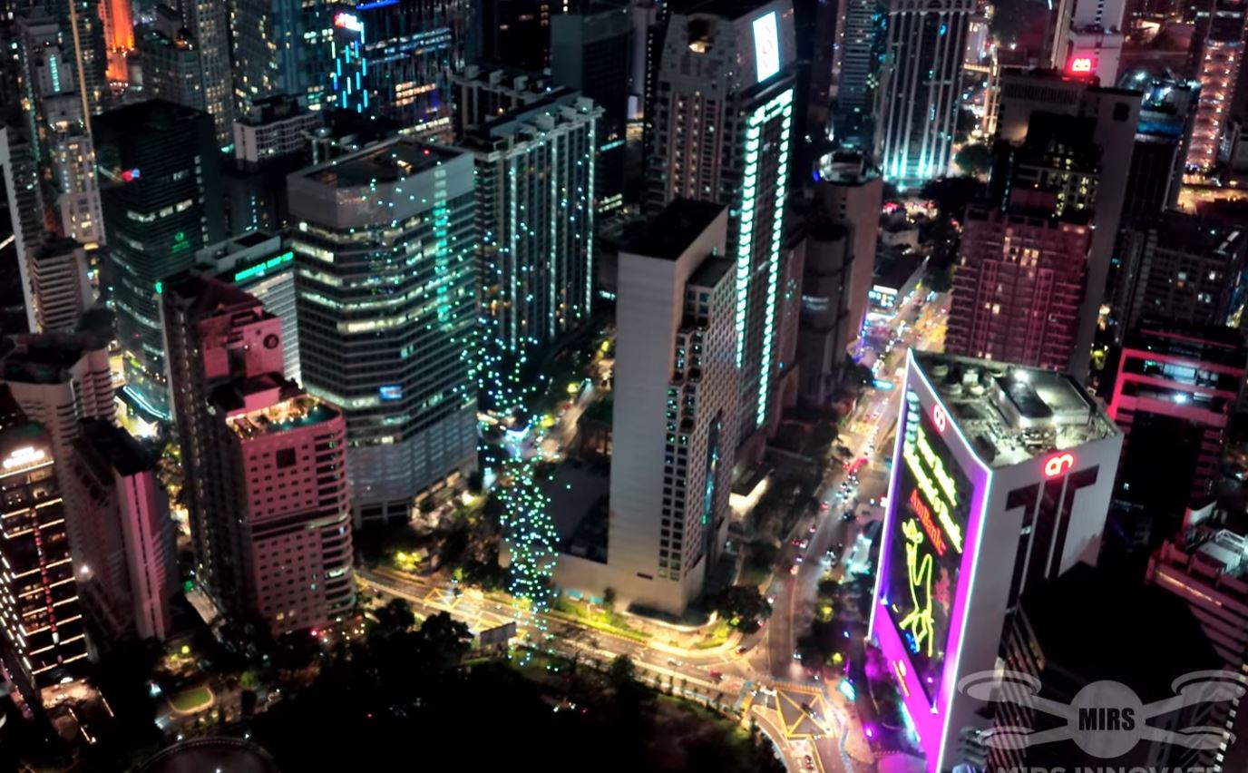 Pre-show city atmosphere